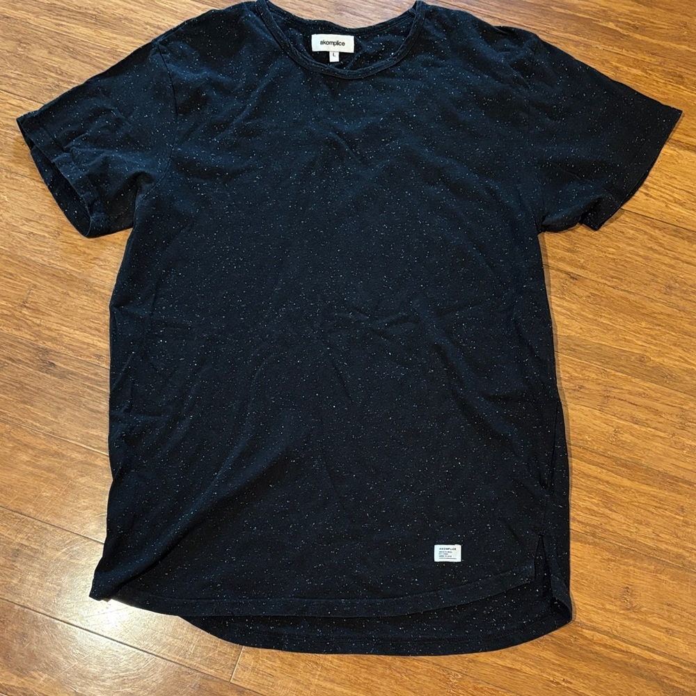 Akomplice Men's Black Speckled Short Sleeve Tee size Large